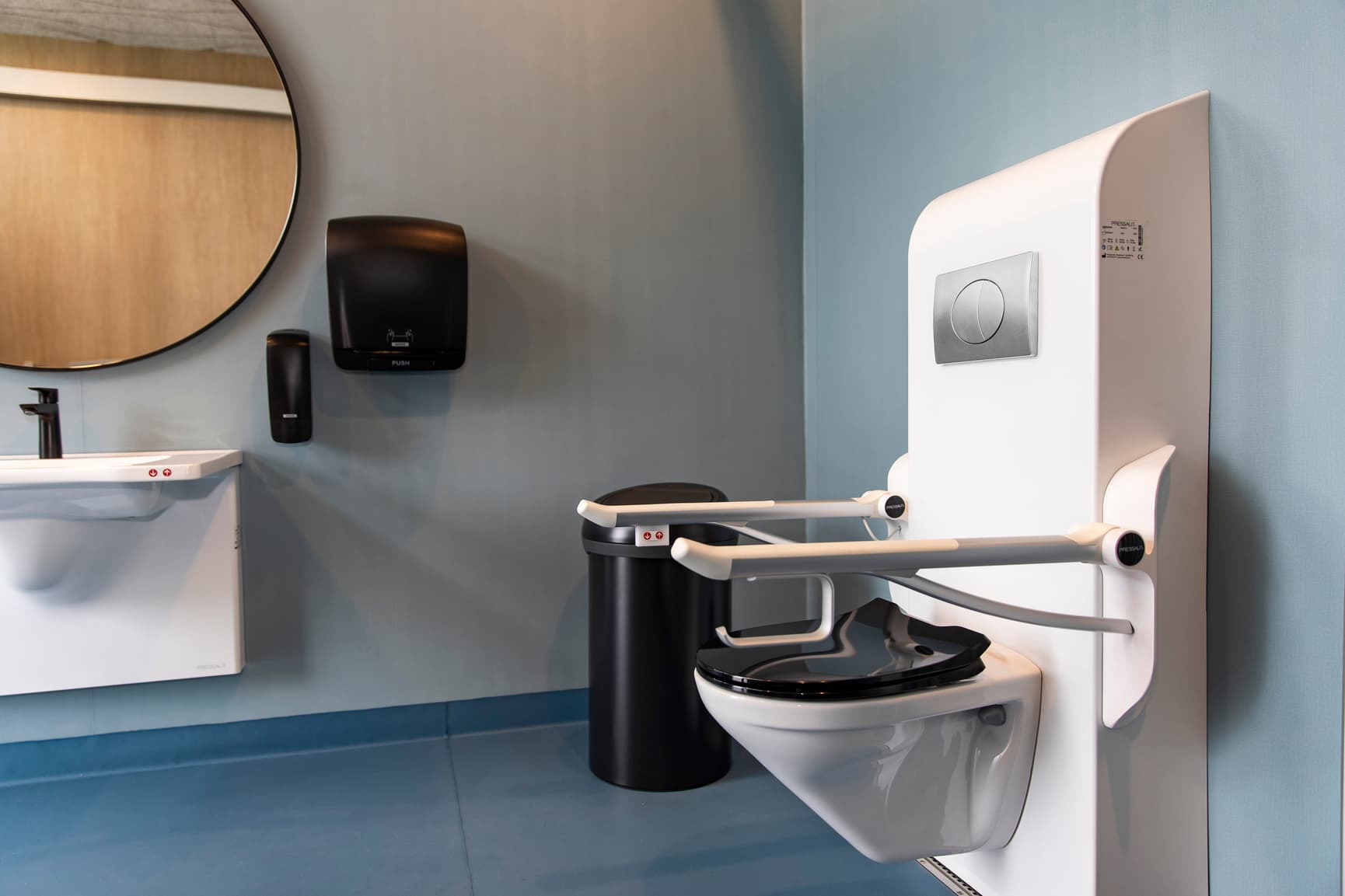 Height-adjustable toilet