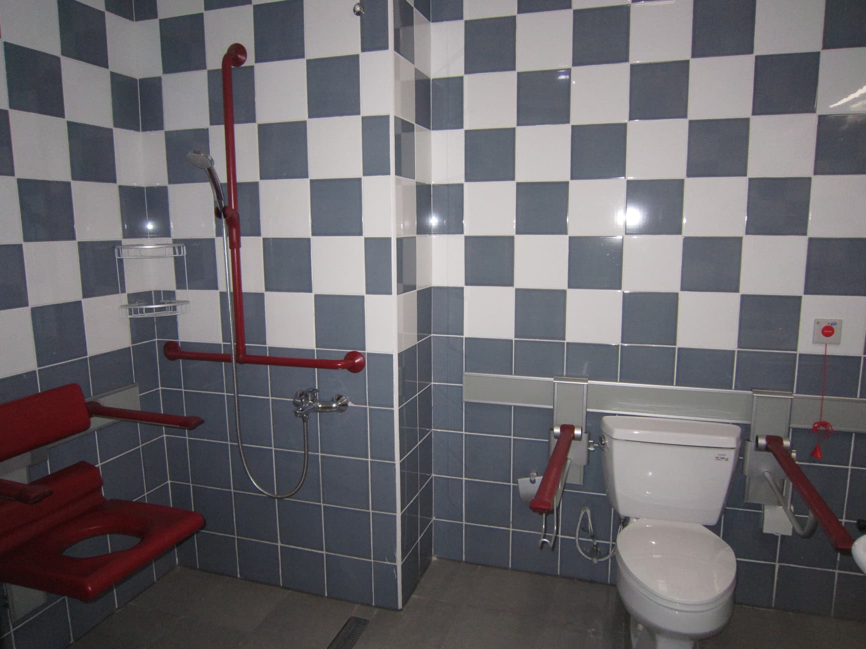 Accessible bathrooms Wuxi Nanshan Charity Geracomium (CN)
