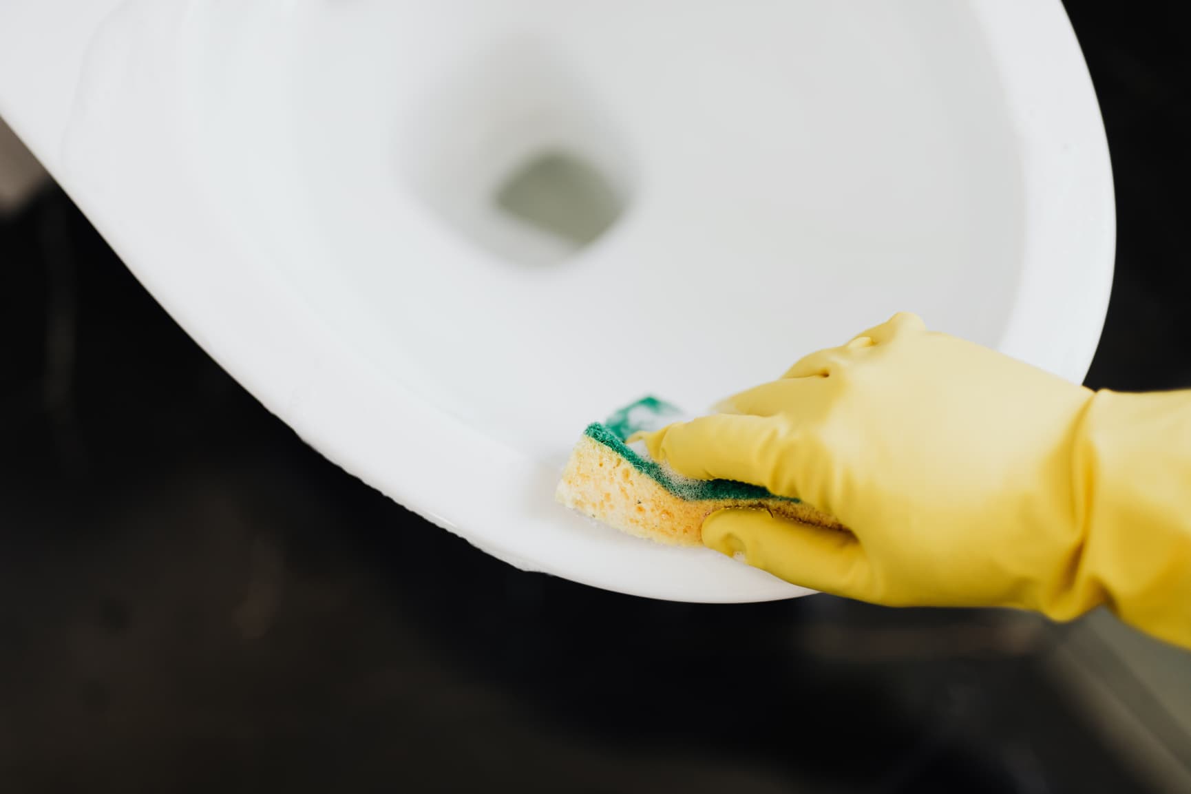 Complete cleaning of your toilet